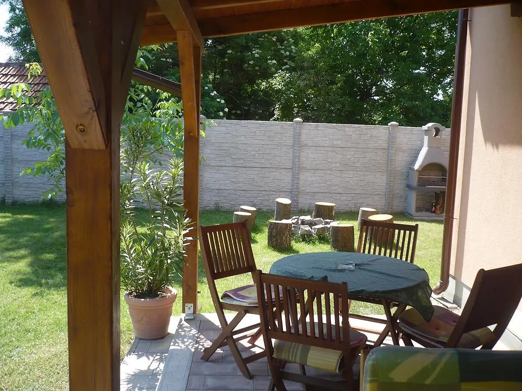Eszter apartmanház Hajdúszoboszló Apartman